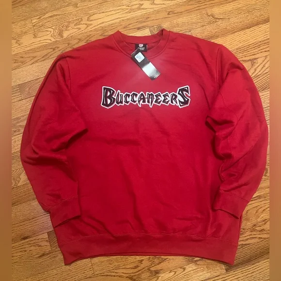 Vintage Tampa Bay Buccaneers Crewneck Sweatshirt Red NFL Football XL NWT - Picture 1 of 7
